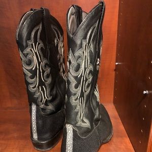 Nice Boots hardly worn!